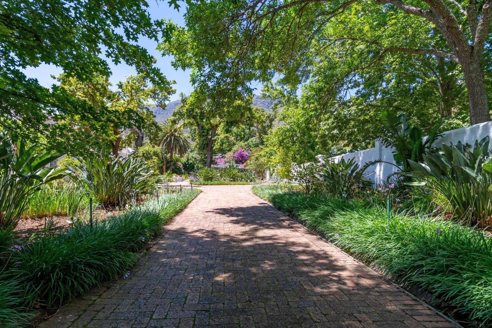 Mont Angelis Aparthotel Stellenbosch Bagian luar foto
